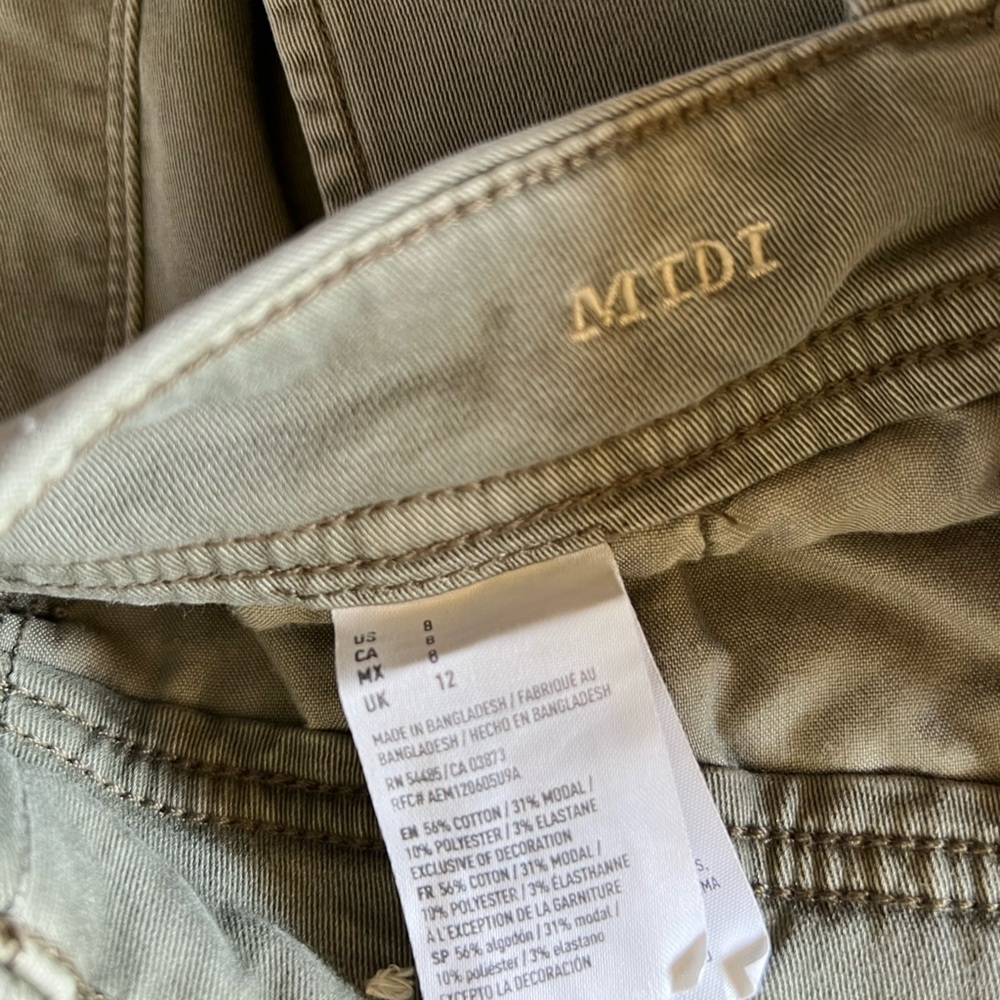 American Eagle Green Midi Stretch Shorts - Picture 4 of 5